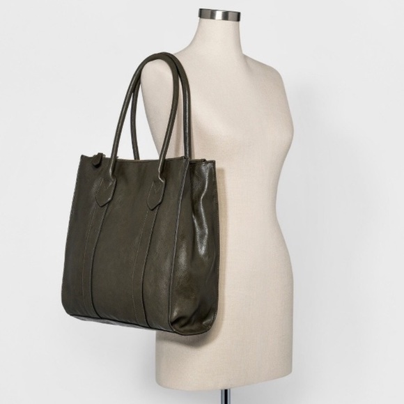 target a new day tote